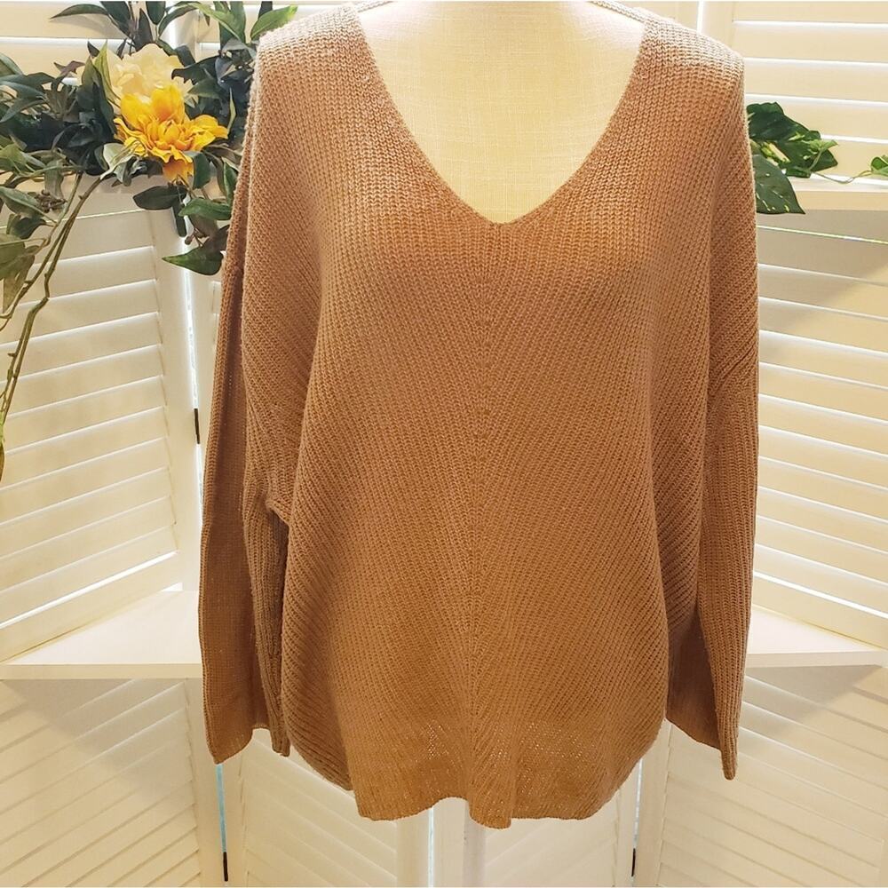 URBAN OUTFITTERS MUSTARD V NECK SWEATER SIZE SMALL